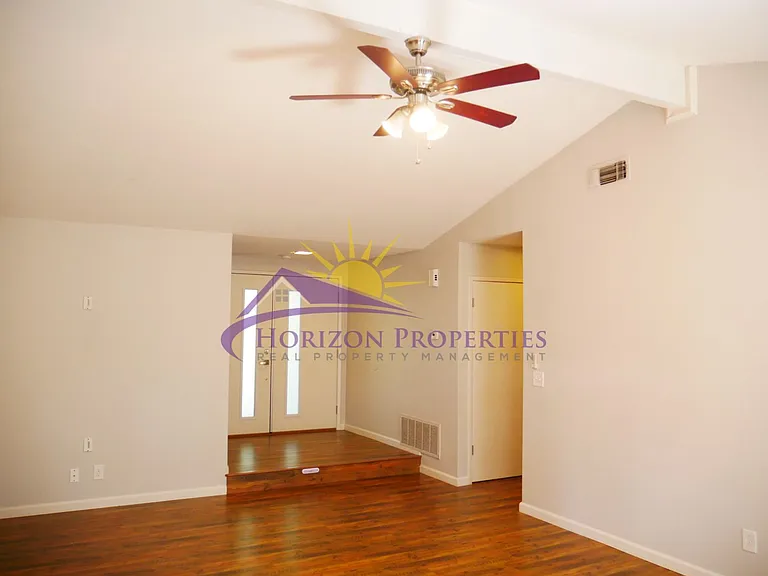 5329 Leavitt Way — Photo 4