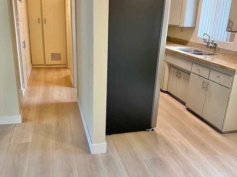 Village Glen Apartments — Photo 5