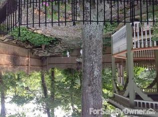 49 Victoria Ln, Ocean View, NJ 08230