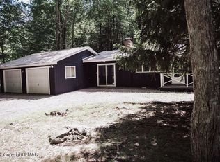 1530 Lake Ln, Pocono Lake, PA 18347