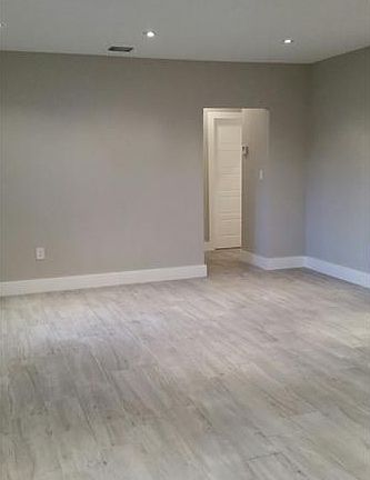 5th image of 470 NE 126th St