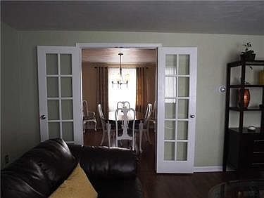5th image of 405 Englewood Dr