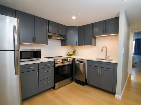 49 Melrose St APT 1A, Melrose, MA 02176