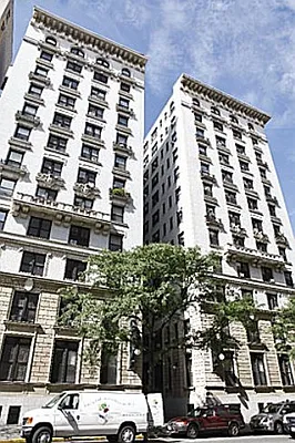 Sold by In New York Realty | media 16