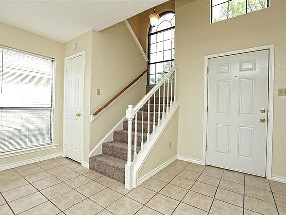 4th image of 1306 Willow Creek Dr