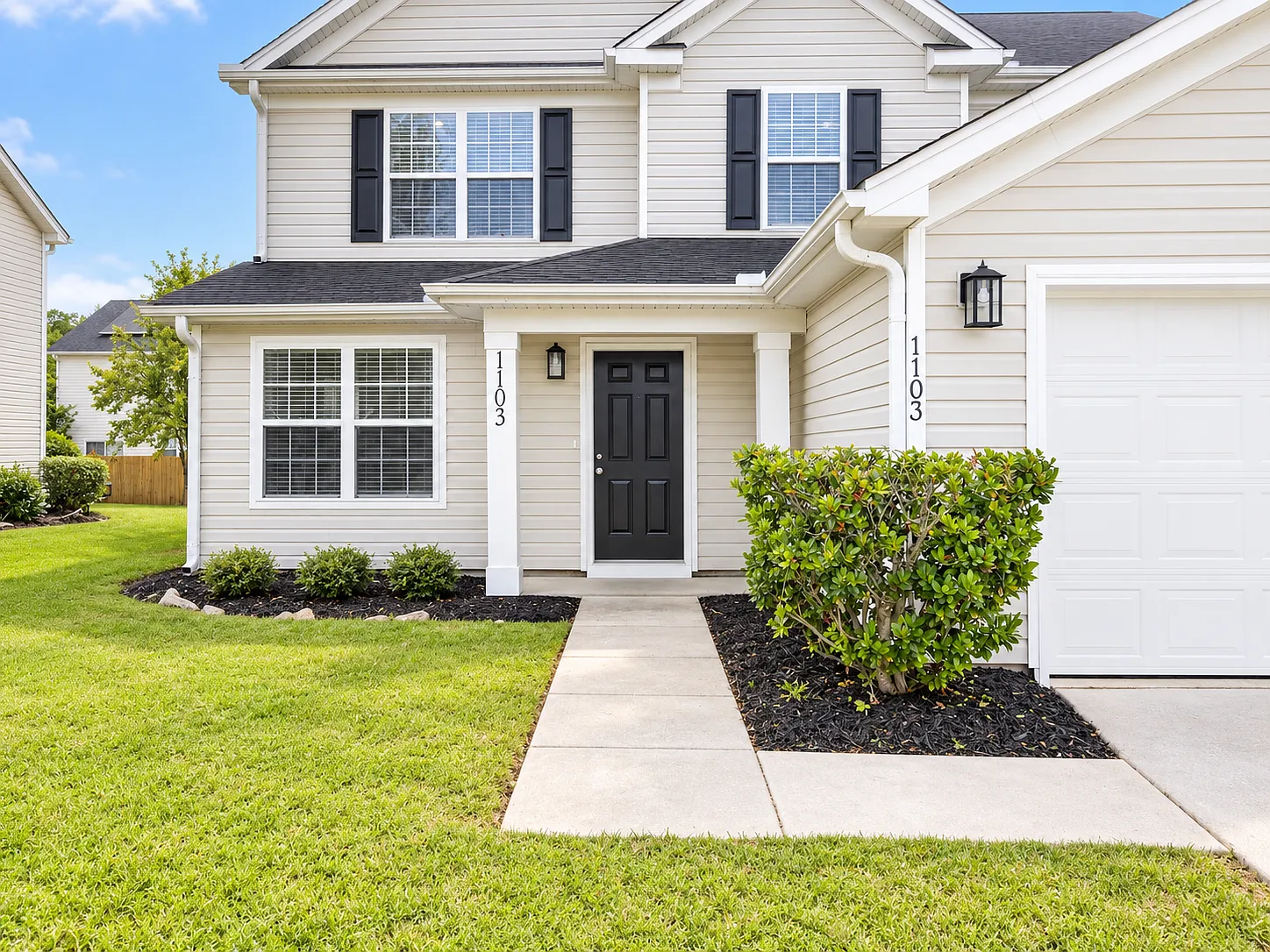6 bed, 3.5 bath, 3045 sqft, $700 — Photo 2