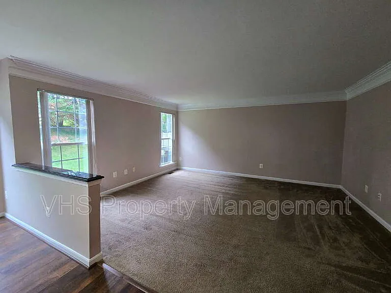 832 Fox Den Rd — Photo 17