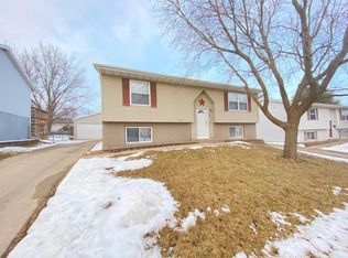 1917 49th St NW, Rochester, MN 55901