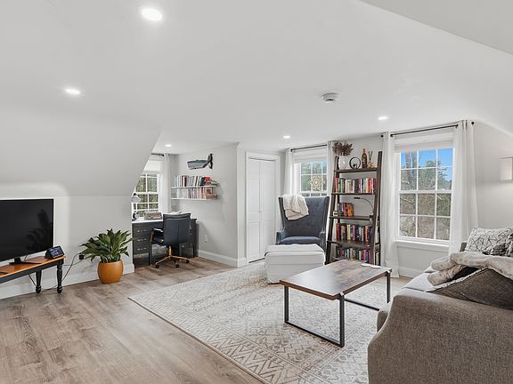 5th image of 155 Court Street