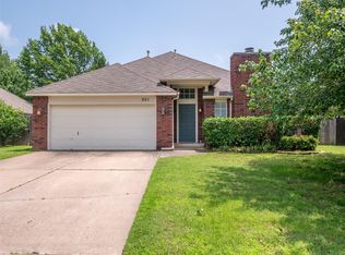 521 N Sweet Gum Ave, Broken Arrow, OK 74012