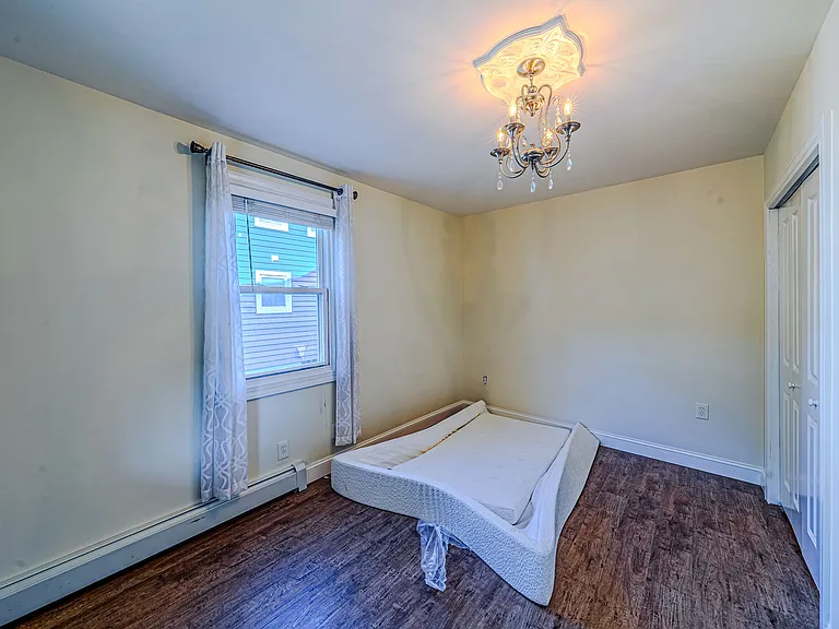 8-35 Lake St #1 — Photo 11