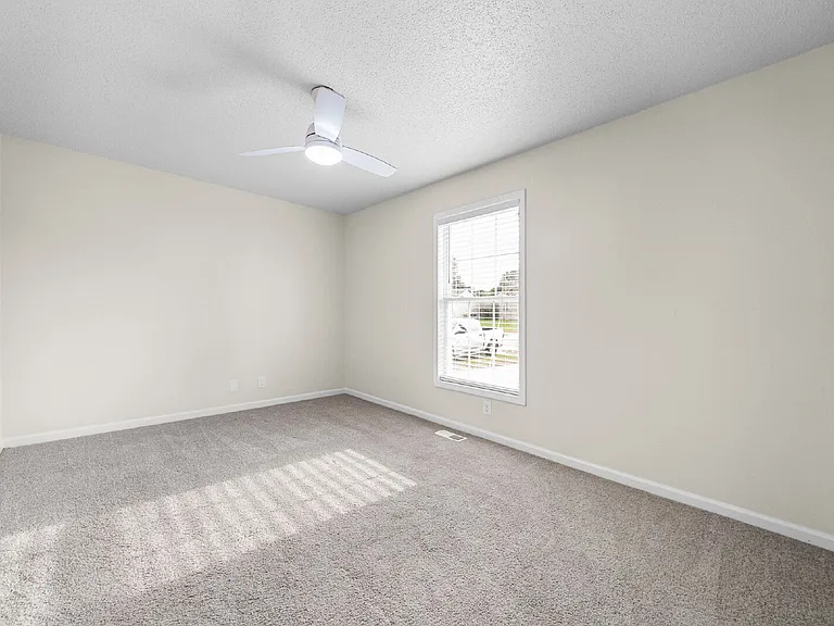 2815 Teakwood Dr — Photo 3