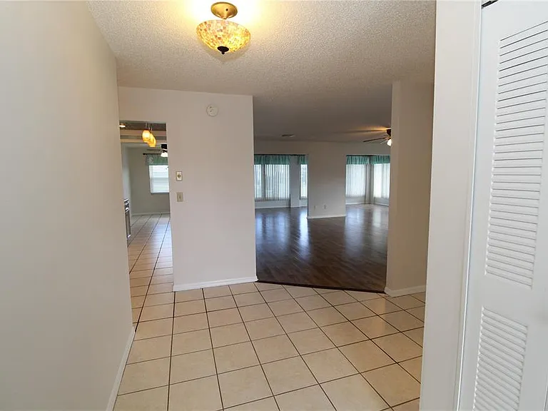 309 Bryce Ct — Photo 5
