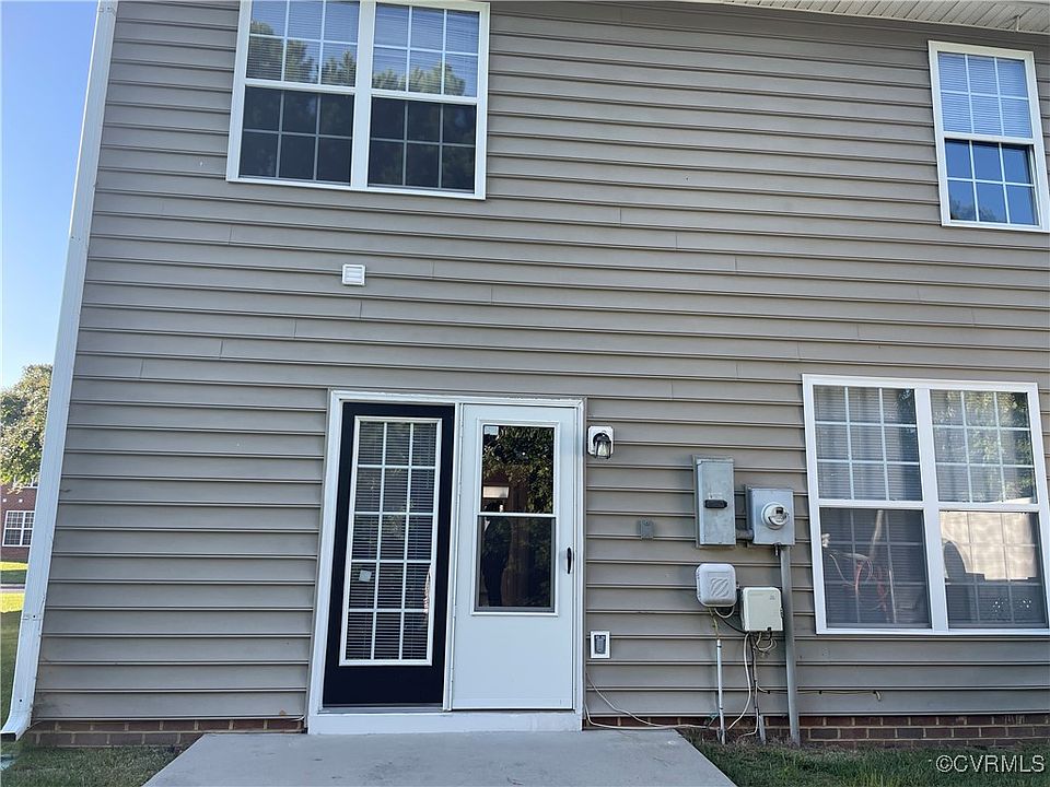 1st image of 831 Parkland Pl