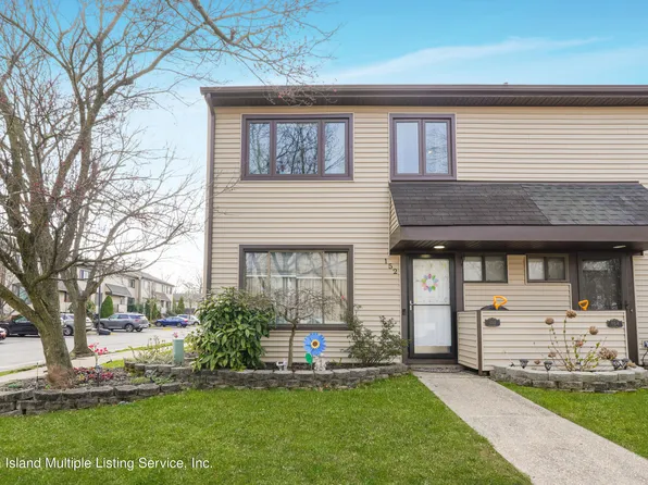 152 Balsam Pl, Staten Island, NY 10309