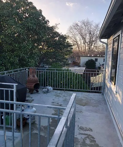 537 Rollins Rd — Photo 5