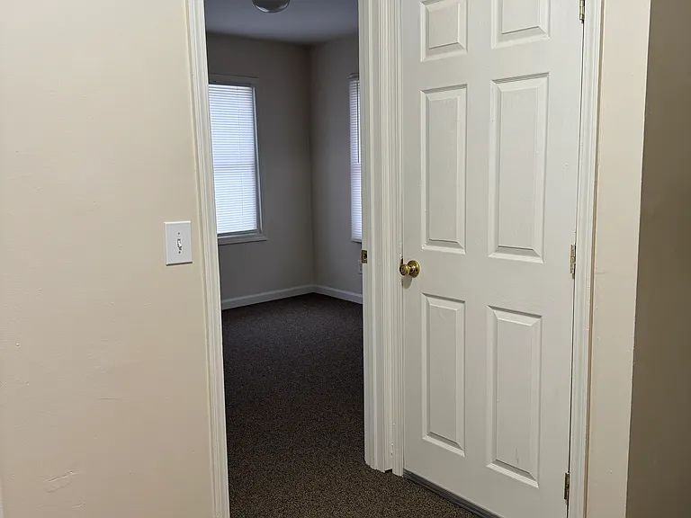 435 Brooks Ave #UP — Photo 35