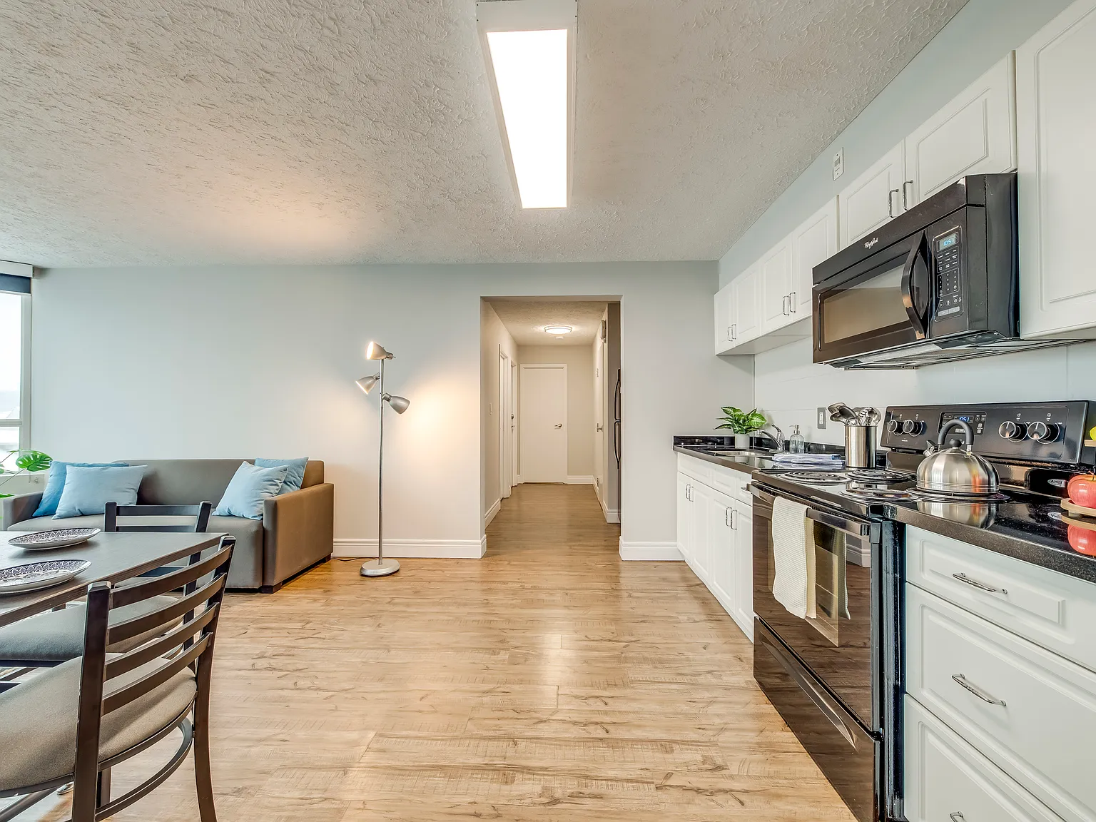 173 King Street North — Photo 4