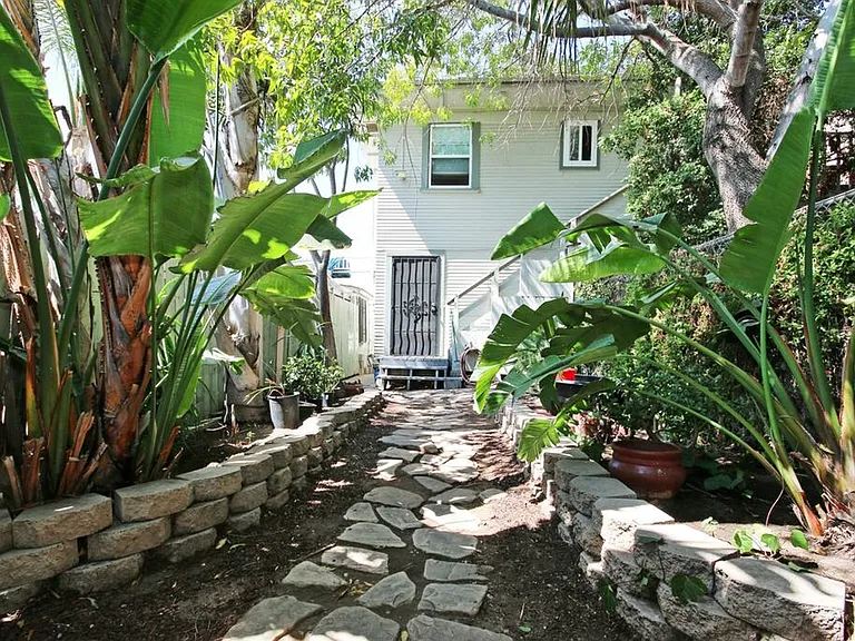 2041 C St — Photo 11