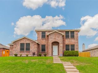 3009 Rising Crest Dr, Lancaster, TX 75134