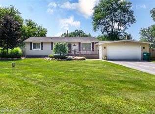 9309 Eagle Hill Dr, Clarkston, MI 48346