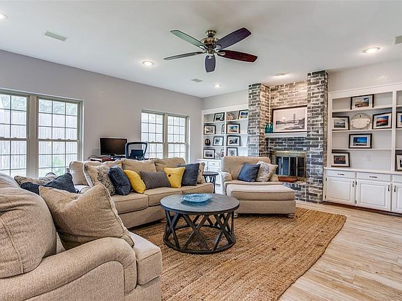 4th image of 3225 Royal Ct