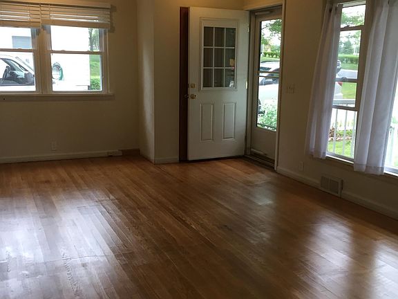 2nd image of 709 Ives Ave