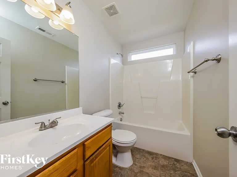 1511 Pecan Ln — Photo 11