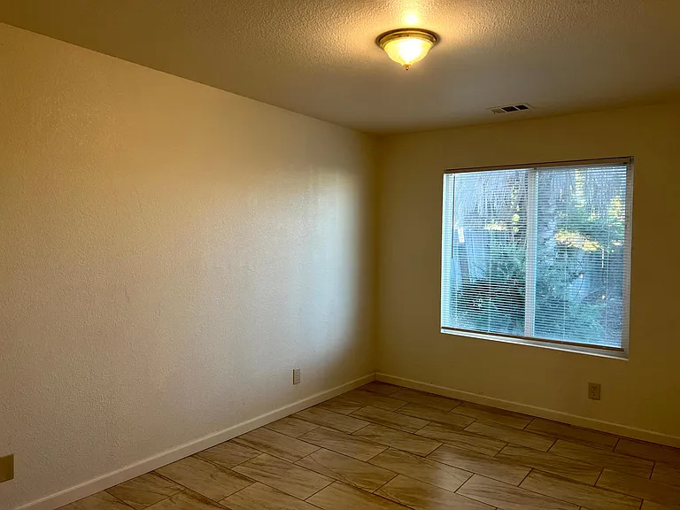 657 Chestnut St #657 — Photo 16