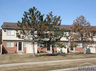 24981 Mayfair St, Flat Rock, MI 48134