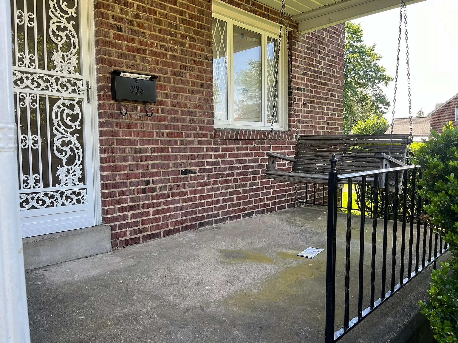 3 bed, 1.5 bath, 1230 sqft, $2,000 — Photo 3