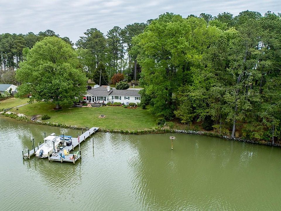 1st image of 400 Waterview Dr