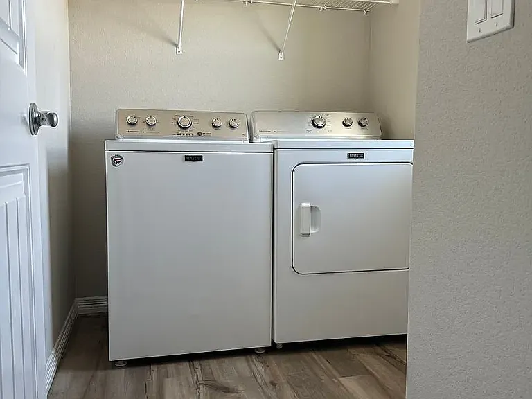 5423 Hammond Dr — Photo 10