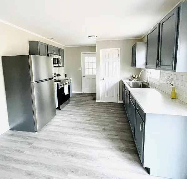 338 Milburn Dr — Photo 3