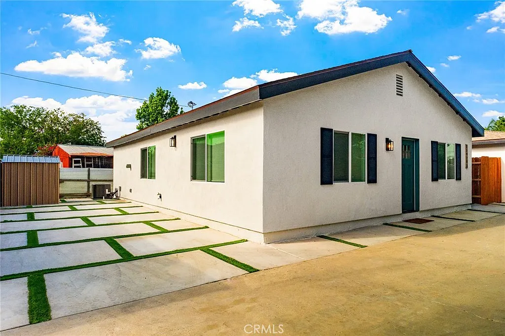 Building Photo - 11920 Laurel Ave #A