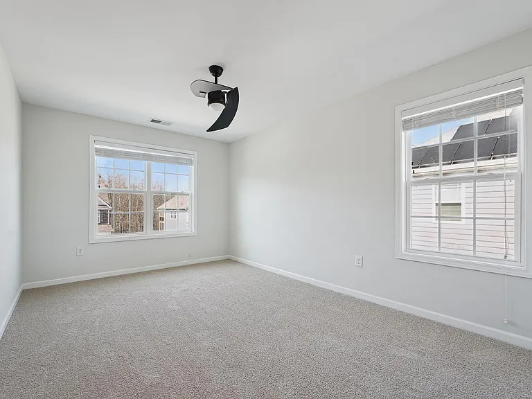 2312 Longmont Dr — Photo 22
