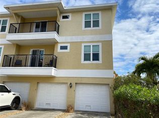 6394 Banyan Blvd APT 304, New Pt Richey, FL 34652