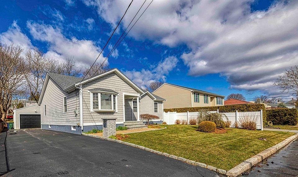 1st image of 213 Boyden St