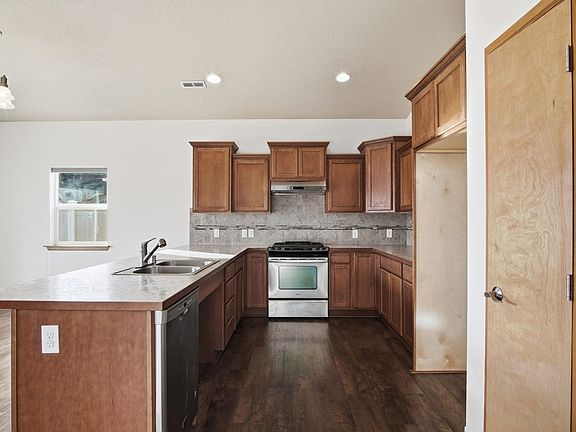 4th image of 16908 E Nora Ave