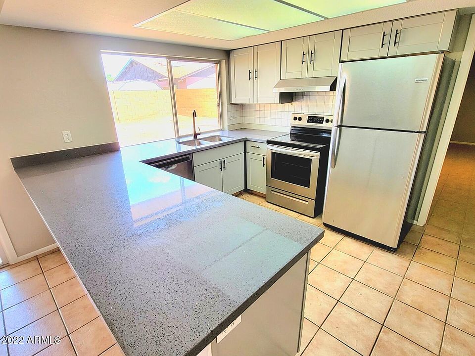 1st image of 3240 W Vogel Ave