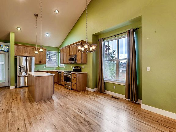 5th image of 2221 Willow Ct