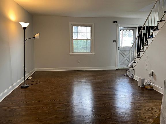 3rd image of 42 Hassemer Rd