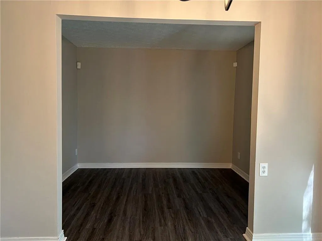 3 bed, 2.5 bath, 1280 sqft, $1,750 — Photo 3