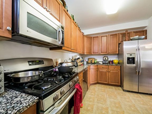 3rd image of 1477 Royce St Unit 2C