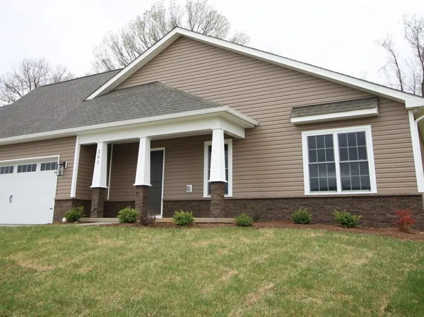 205 Lindburgh Dr, Waynesboro, VA 22980