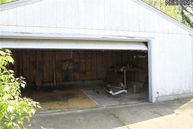2nd image of 977 Cameron Ave