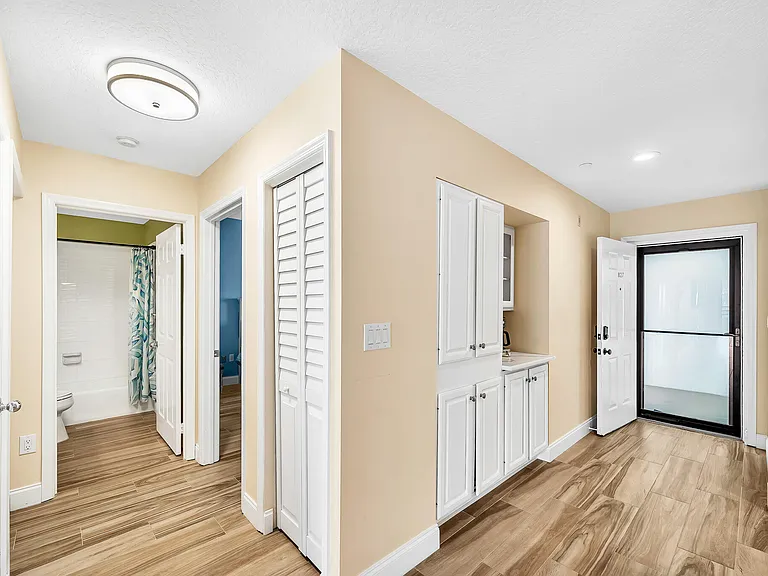 827 Oak Harbour Dr — Photo 52
