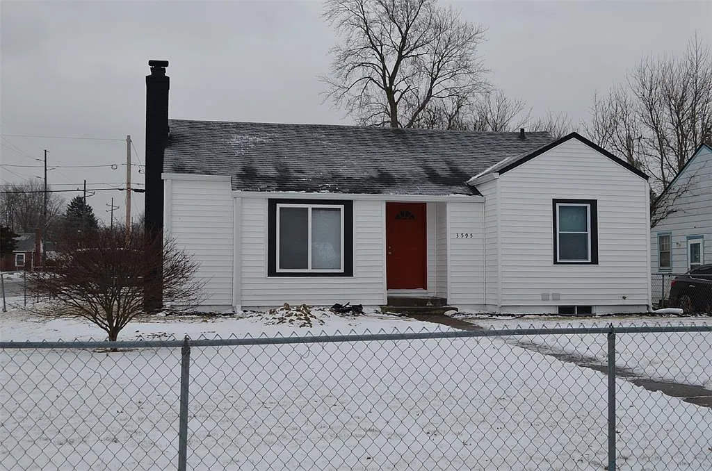 3595 N Denny St photo 1