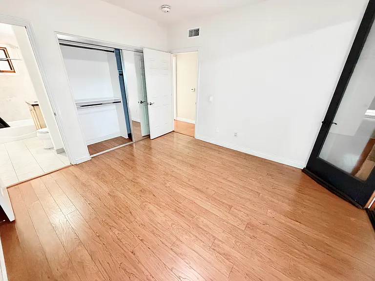 333 N Hill Ave #207 — Photo 27