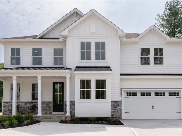 7488 Main St, Olmsted Falls, OH 44138